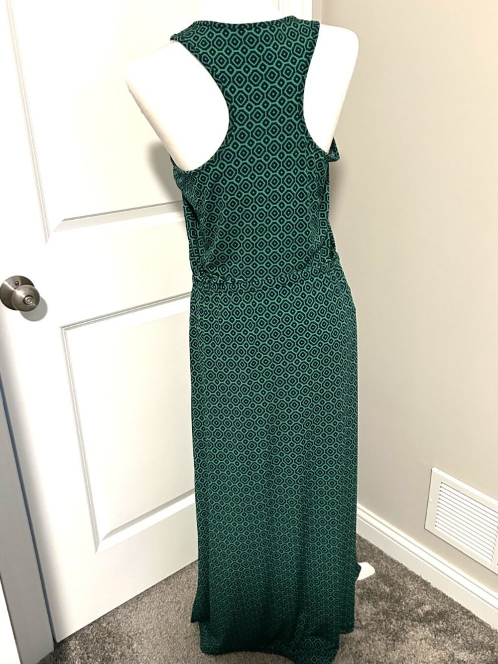 Banana Republic Factory green geometric maxi dress, size M - Picture 3 of 6